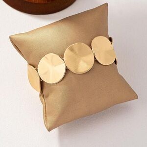 Gold Tone Stretch Bracelet